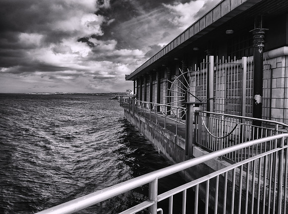 Portobello, EdinburgEdinburgh, Infrared photography, Scotland, UK by wedding, event and corporate photographer, Colin Wright, www.colinwrightphotography.co.uk and www.edinburghphotographer.com